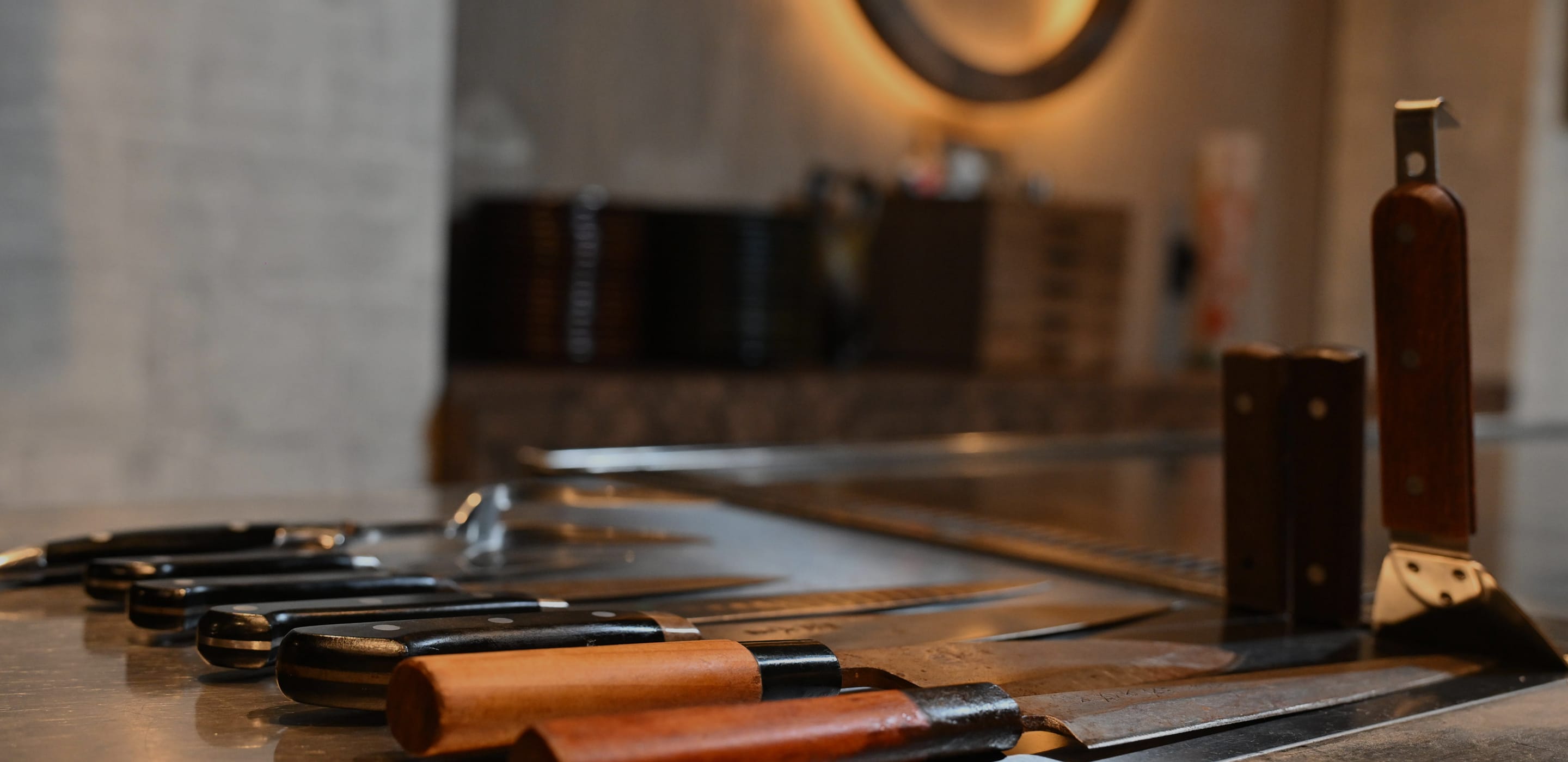 大人の隠れ家です。こだわりの鉄板焼きを楽しめる上質も、気軽さも。