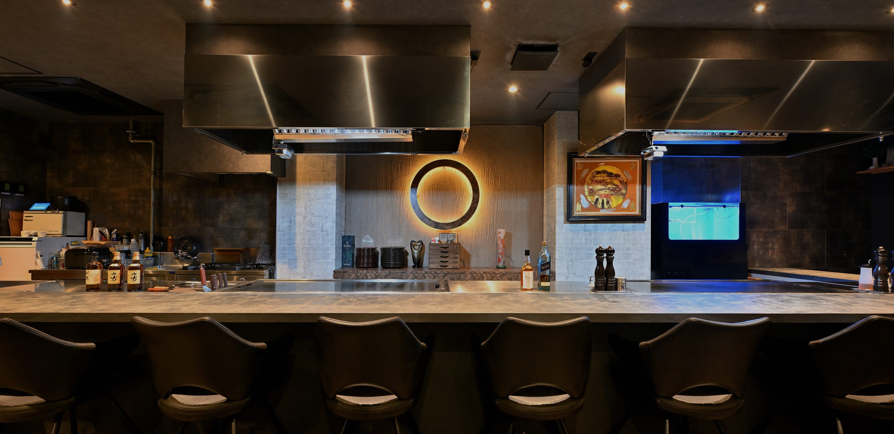 大人の隠れ家です。こだわりの鉄板焼きを楽しめる上質も、気軽さも。